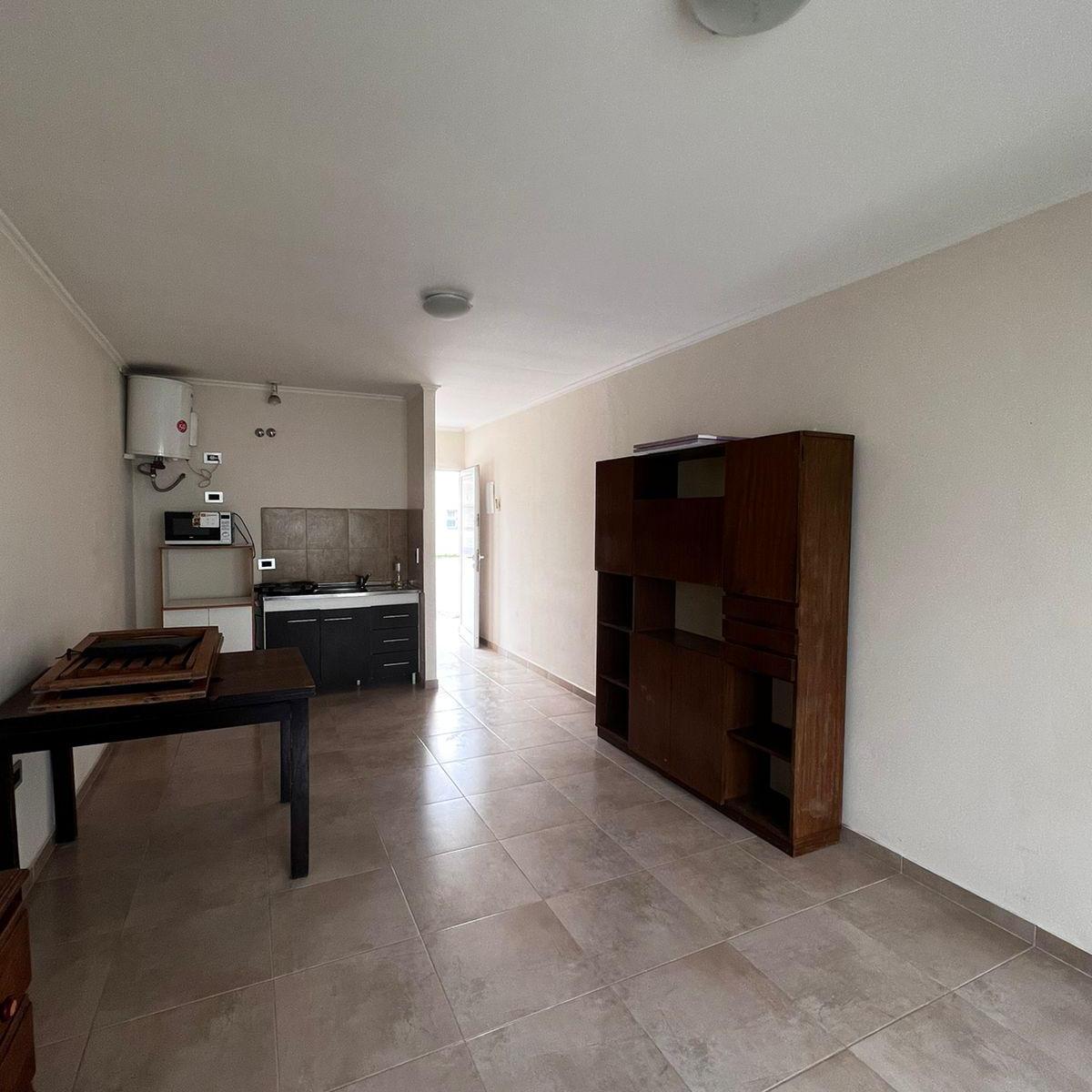 Monoambiente - C - Patio - Precio Oportunidad 1