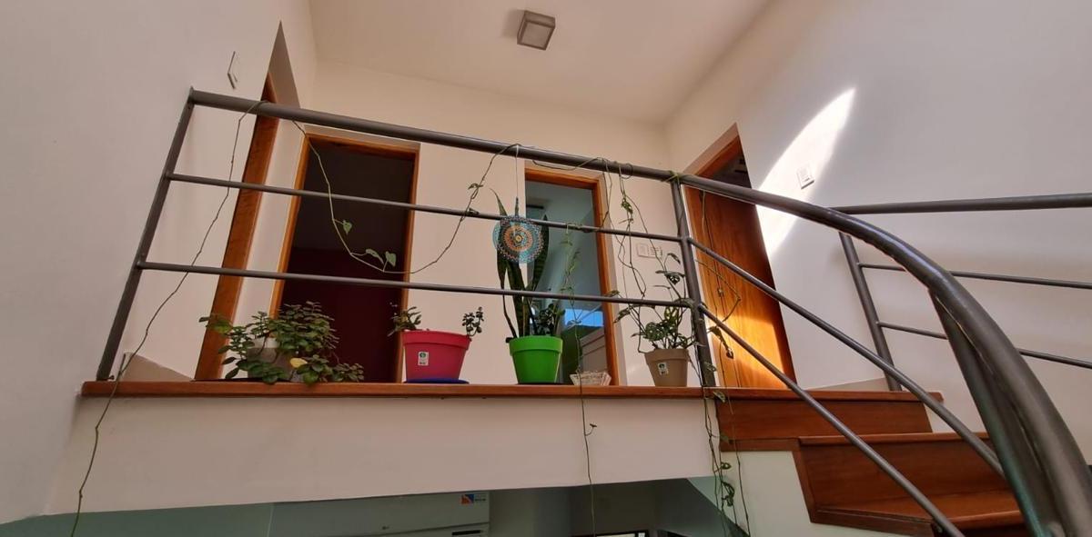 Casa de Categoría - 3 Dorm. - Barrio Costanera Norte 5