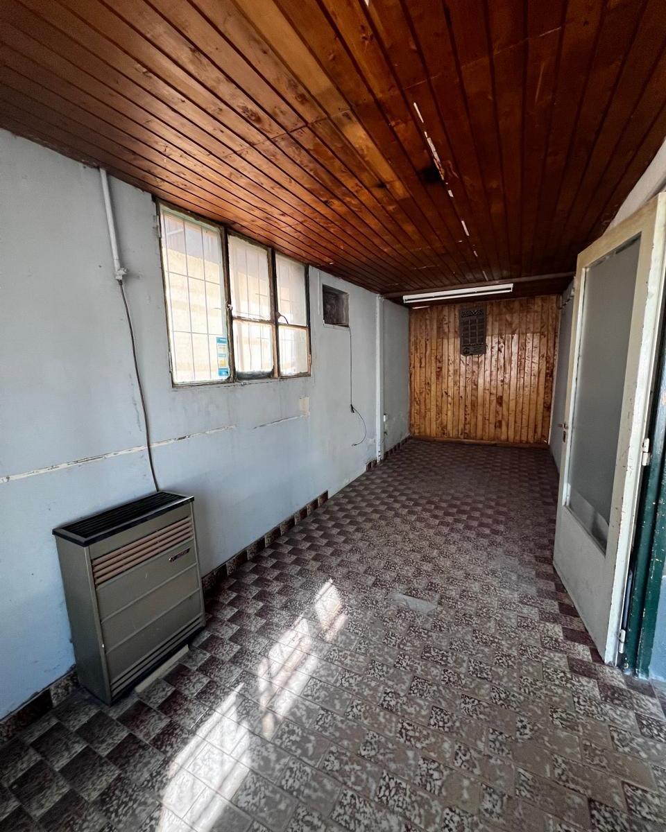 Galpón a La Venta - 8 m X 38 m Depto 2 Dorm. Al Fondo 2