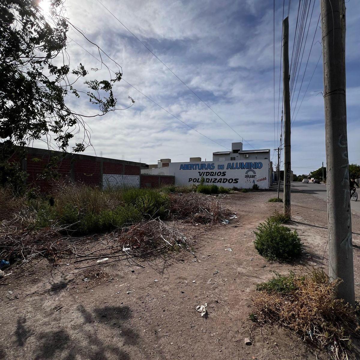 Lote Terreno - 450 m - Caseros y Guatemala - Zona Netamente Comercial 1