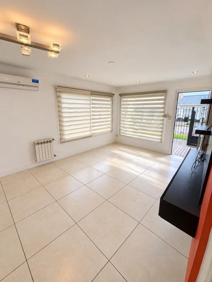 Foto de Casa en venta con parque y quincho., imagen 2