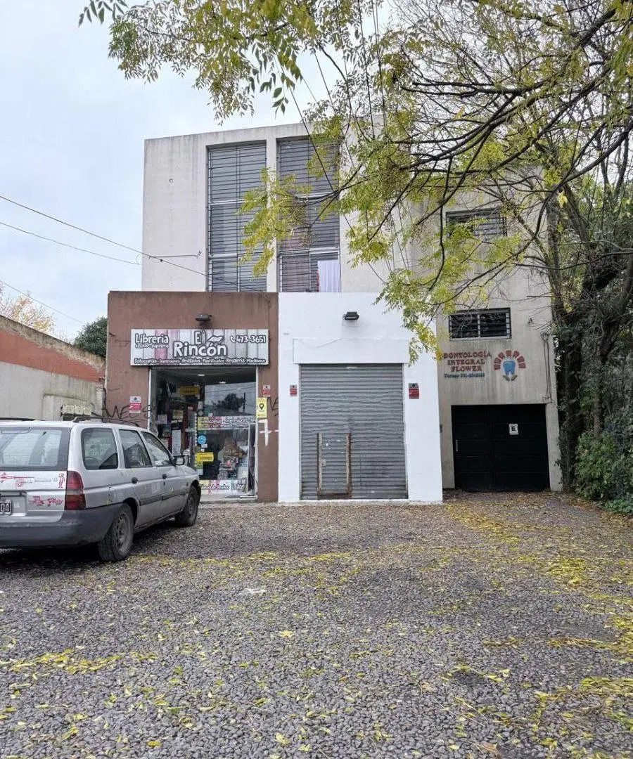 LOCAL COMERCIAL, CNO BELGRANO ENTRE 425 Y 426. EXCELENTE UBICACION 2