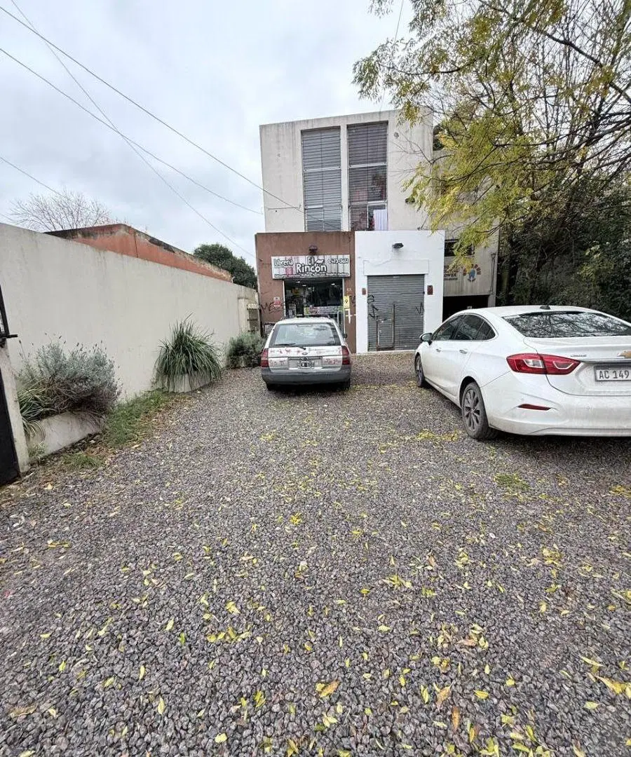 LOCAL COMERCIAL, CNO BELGRANO ENTRE 425 Y 426. EXCELENTE UBICACION 4