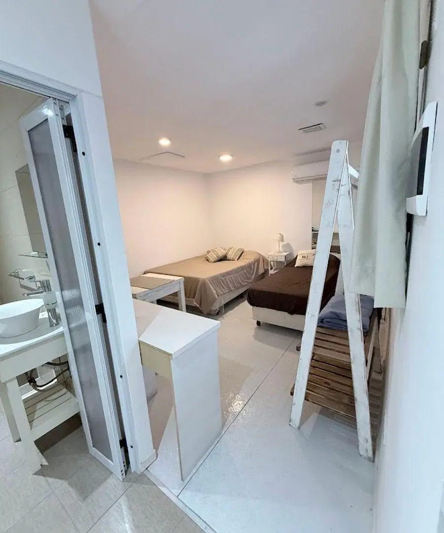 ALQUILER EN 8 ENTRE 58 Y 59. COMPLEJO TIPO HOSTEL. 5