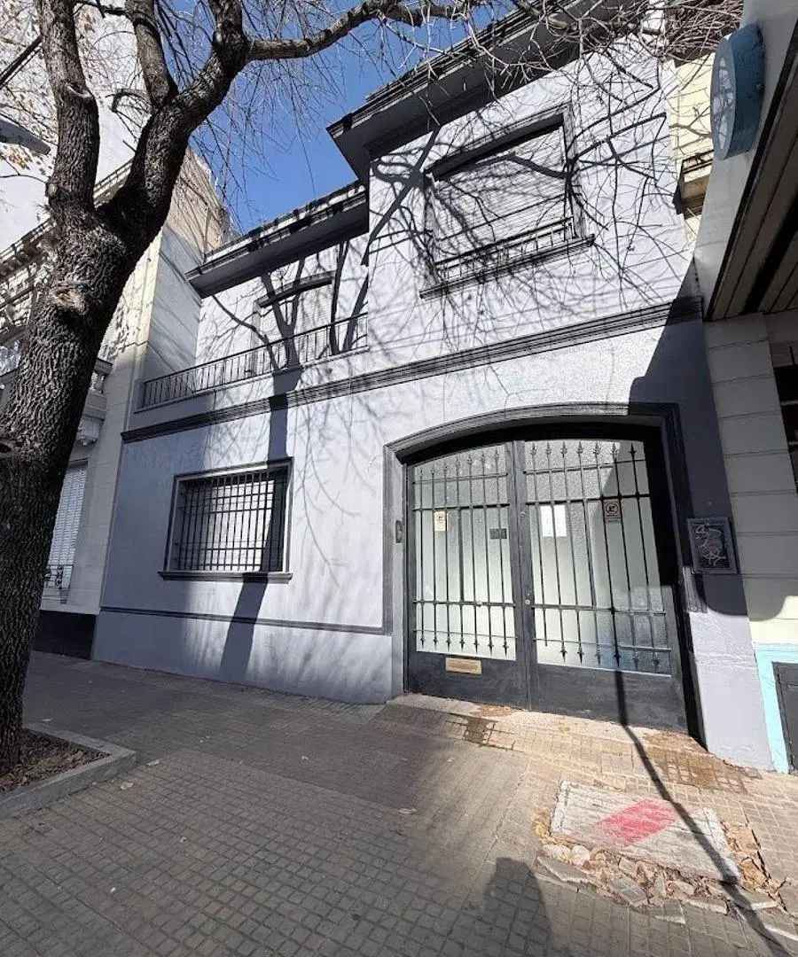 ALQUILER EN 8 ENTRE 58 Y 59. COMPLEJO TIPO HOSTEL. 3