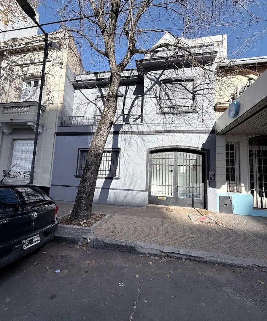 ALQUILER EN 8 ENTRE 58 Y 59. COMPLEJO TIPO HOSTEL. 4