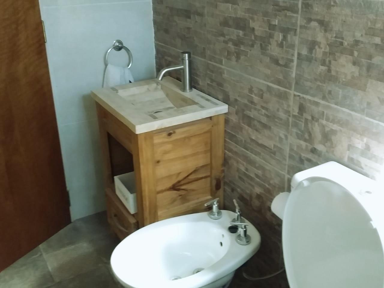 Foto de CASA EN ALQUILER 3 ENTRE 501 Y 502C, imagen 3