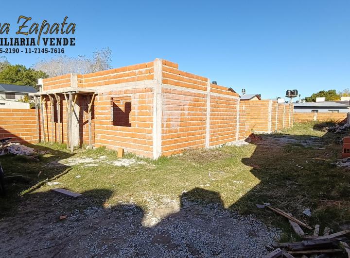 Calle 88 e/ 5 y 6 MAR DEL TUYÚ CHALET Y DÚPLEX A ESTRENAR VENDE SARA ZAPATA  2