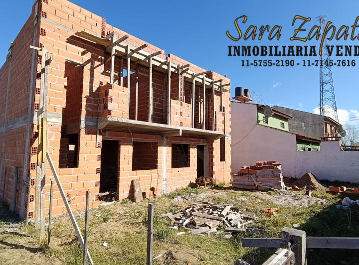 Calle 88 e/ 5 y 6 MAR DEL TUYÚ CHALET Y DÚPLEX A ESTRENAR VENDE SARA ZAPATA  4