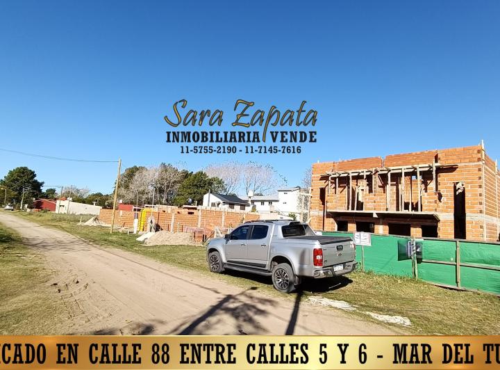 Calle 88 e/ 5 y 6 MAR DEL TUYÚ CHALET Y DÚPLEX A ESTRENAR VENDE SARA ZAPATA  3