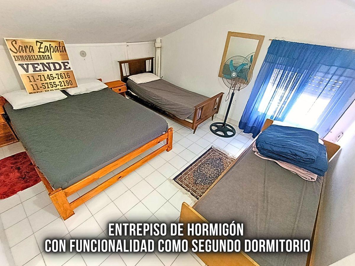2 5436 HERMOSO COMPLEJO DE UNA CASA Y 2 DEPARTAMENTOS EN LOTE PROPIO VENDE SARA ZAPATA Inmobiliaria