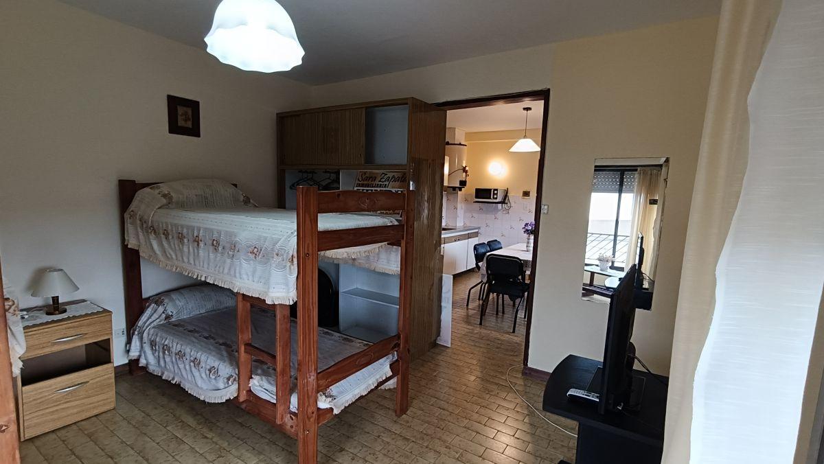 Foto de DEPARTAMENTOS EN BLOCK 2 Y 3 AMB EN 1ER PISO Santa Teresita VENDE Sara, imagen 3