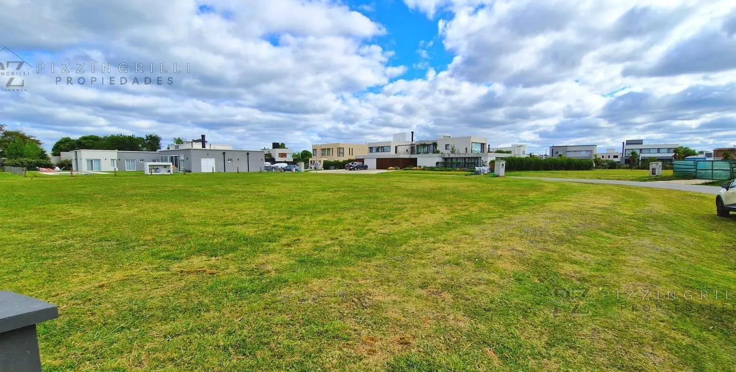 Único lote por sus 1070 m2 y ubicación en GreenVille Polo & Resort 5