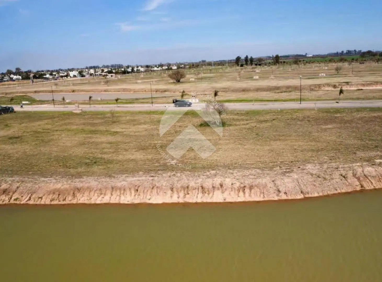 TERRENO EN COUNTRY NUEVOS AIRES-1000M2 3