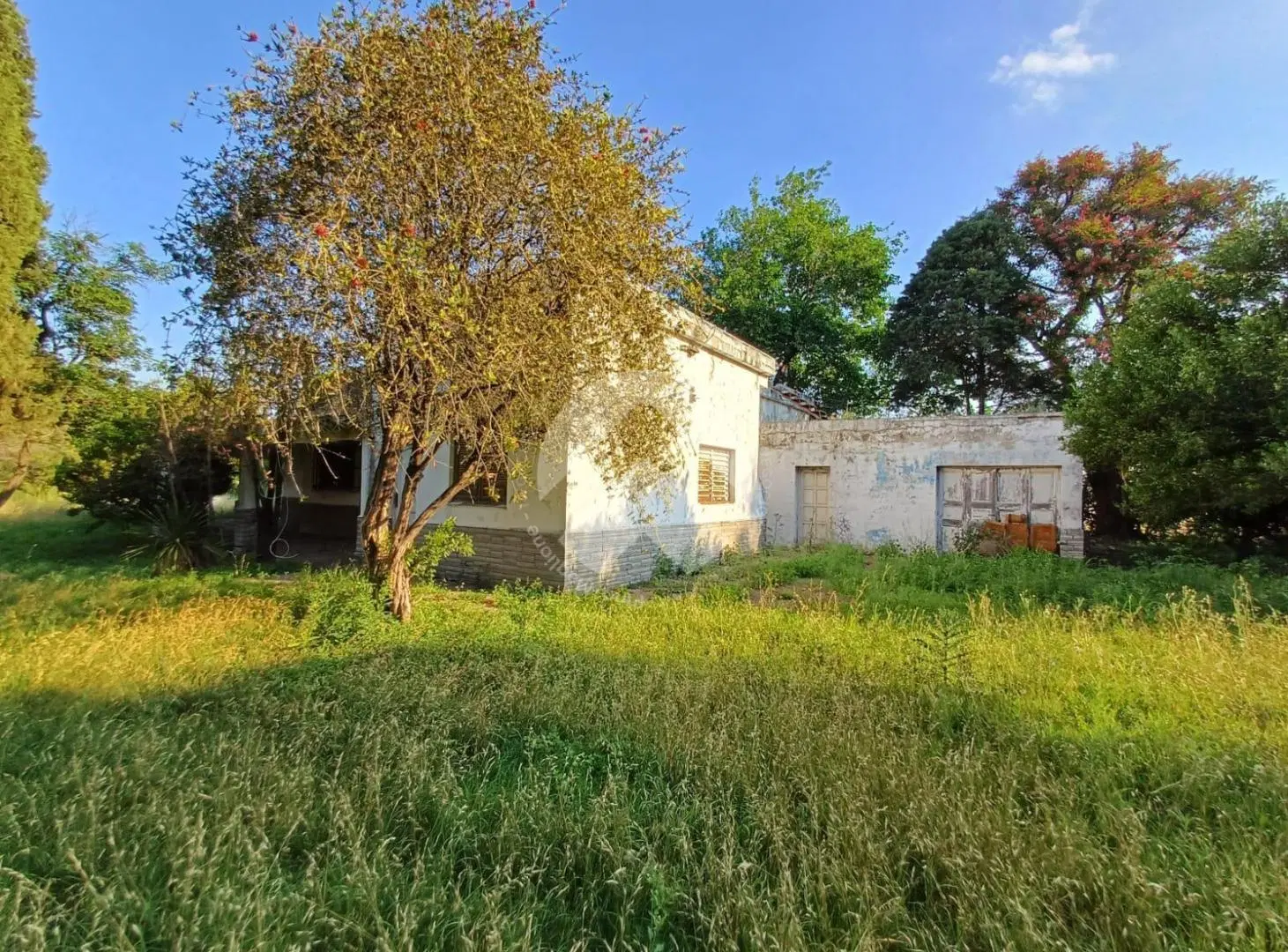 CAMPO C/CASA A REFACCIONAR - RECREO 4