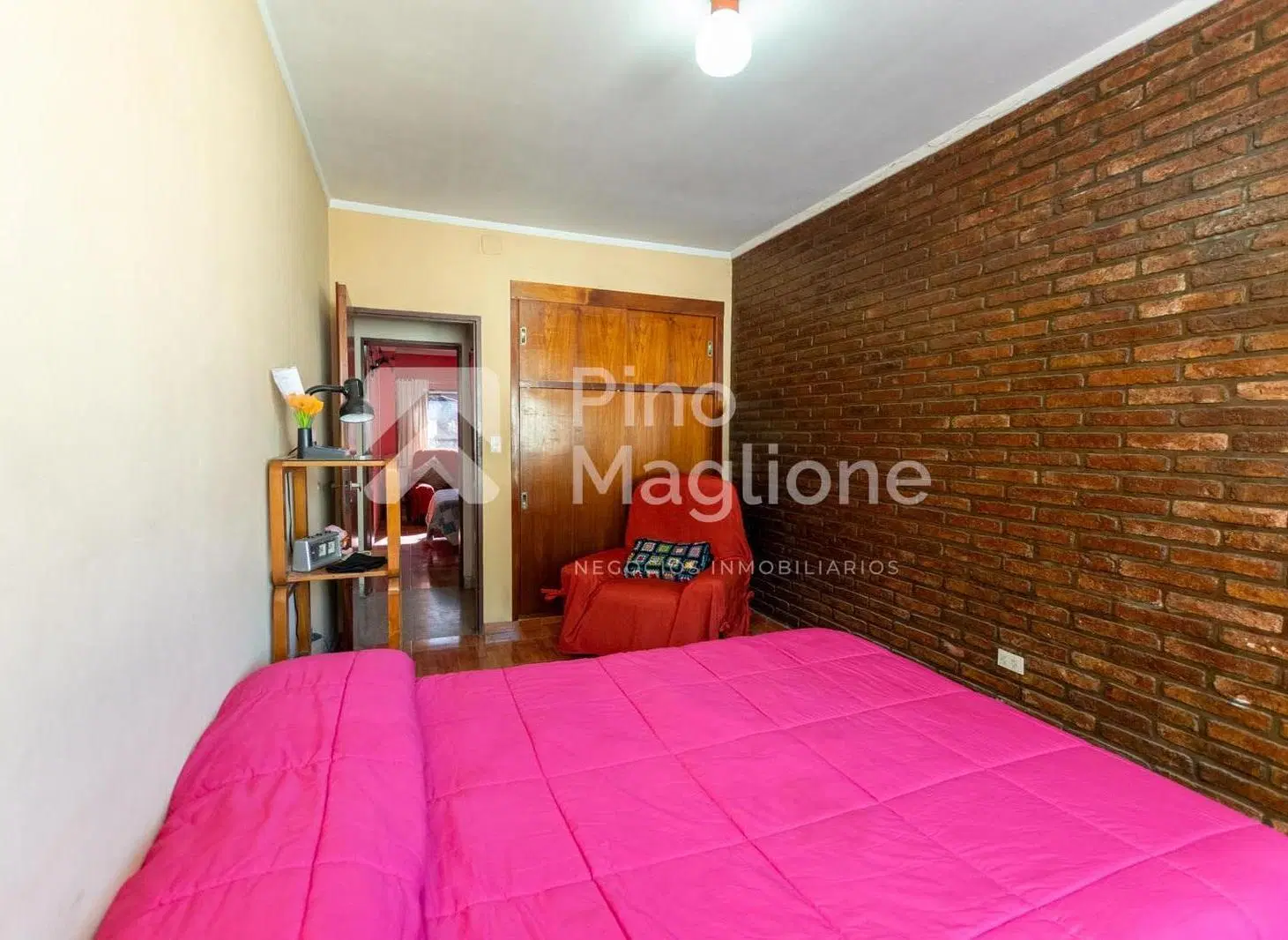 Casa en planta alta + local comercial 3