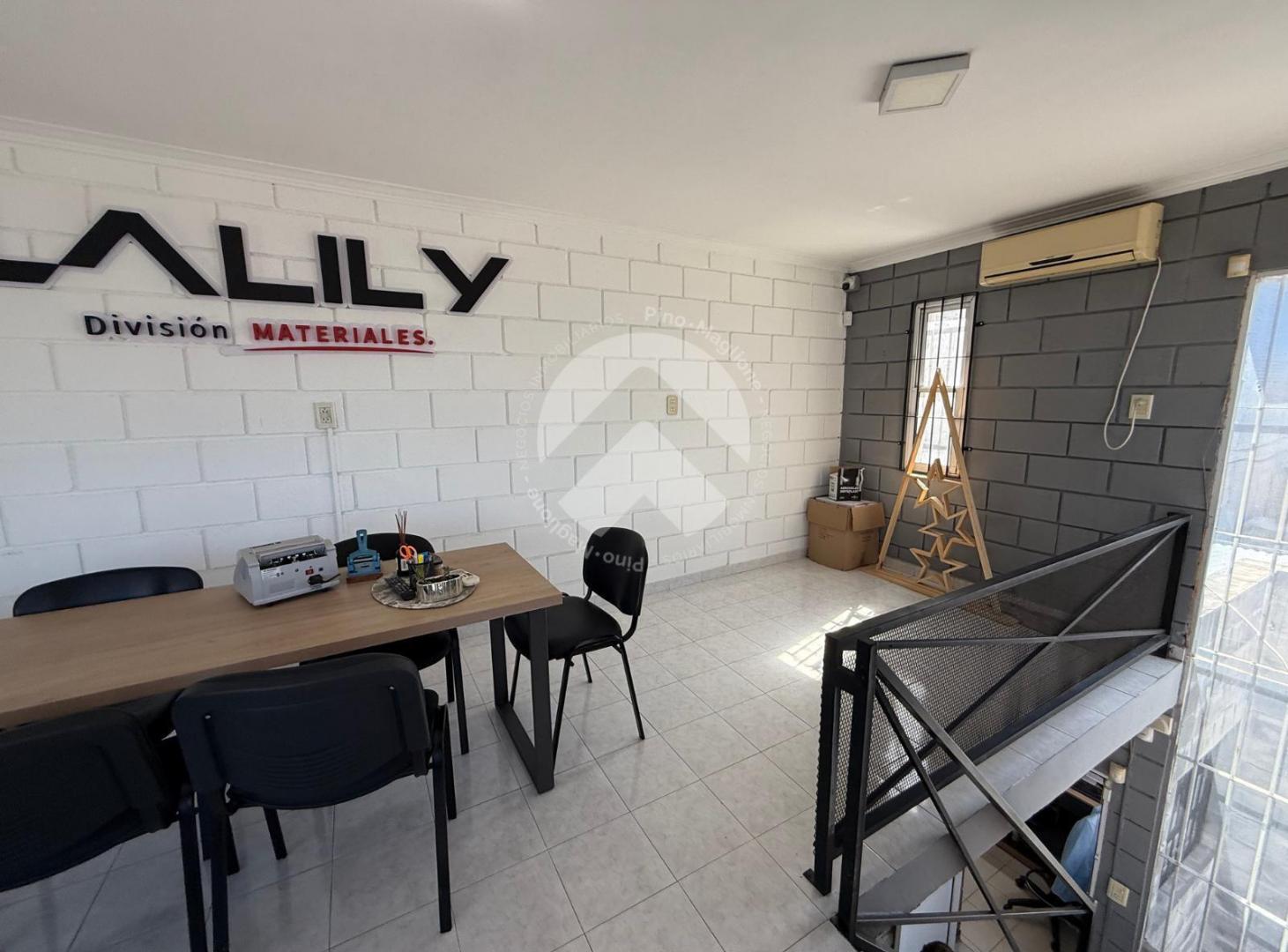 Foto de GALPÓN CON LOCAL COMERCIAL SOBRE AV. FDO. ZUVIRIA, imagen 1