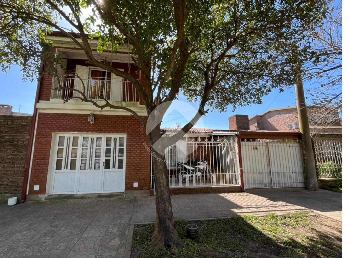 Foto de CASA 3 DORMITORIOS, PATIO VERDE, GALERIA Y PILETA, imagen 3