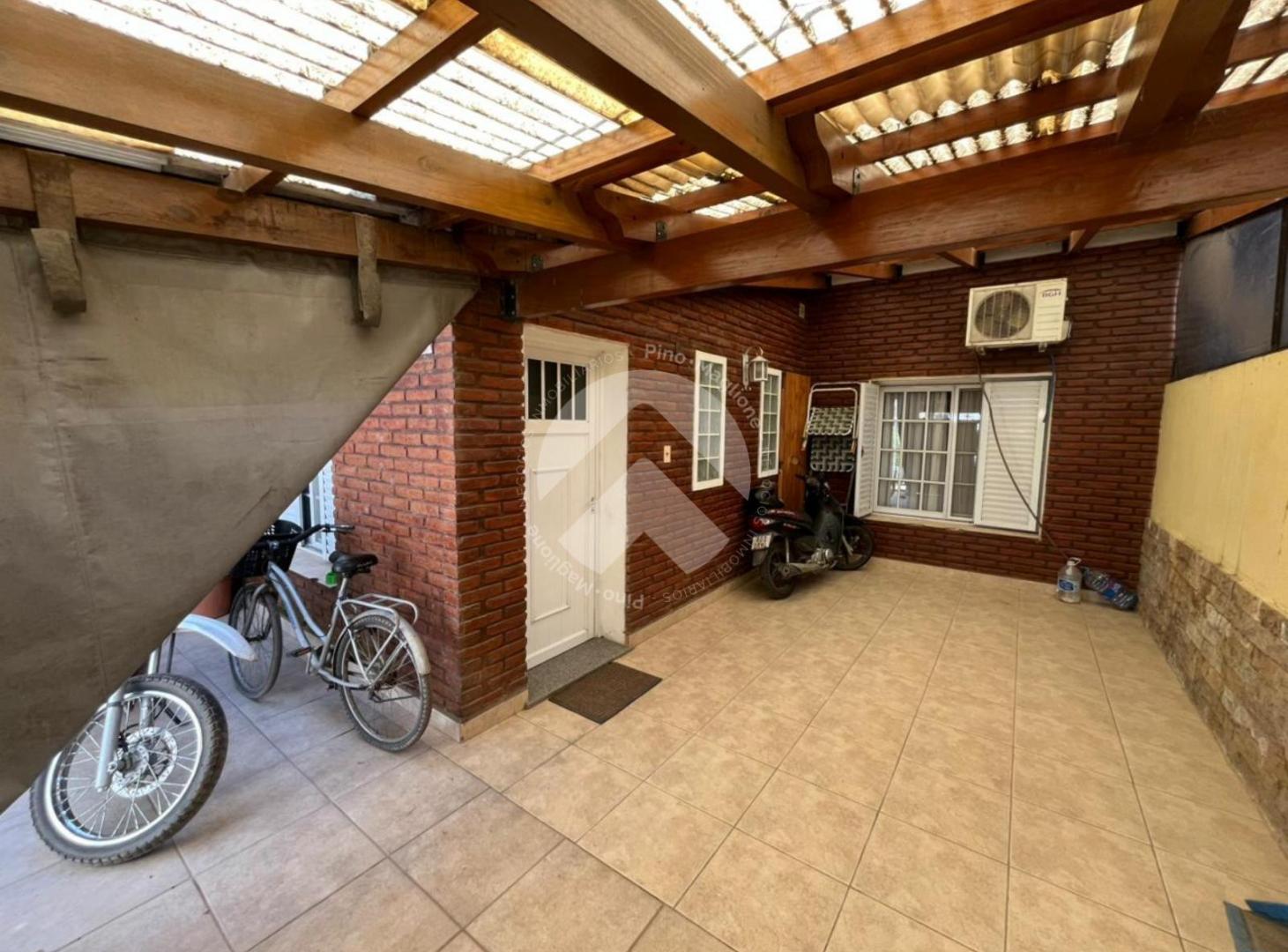 Foto de CASA 3 DORMITORIOS, PATIO VERDE, GALERIA Y PILETA, imagen 5