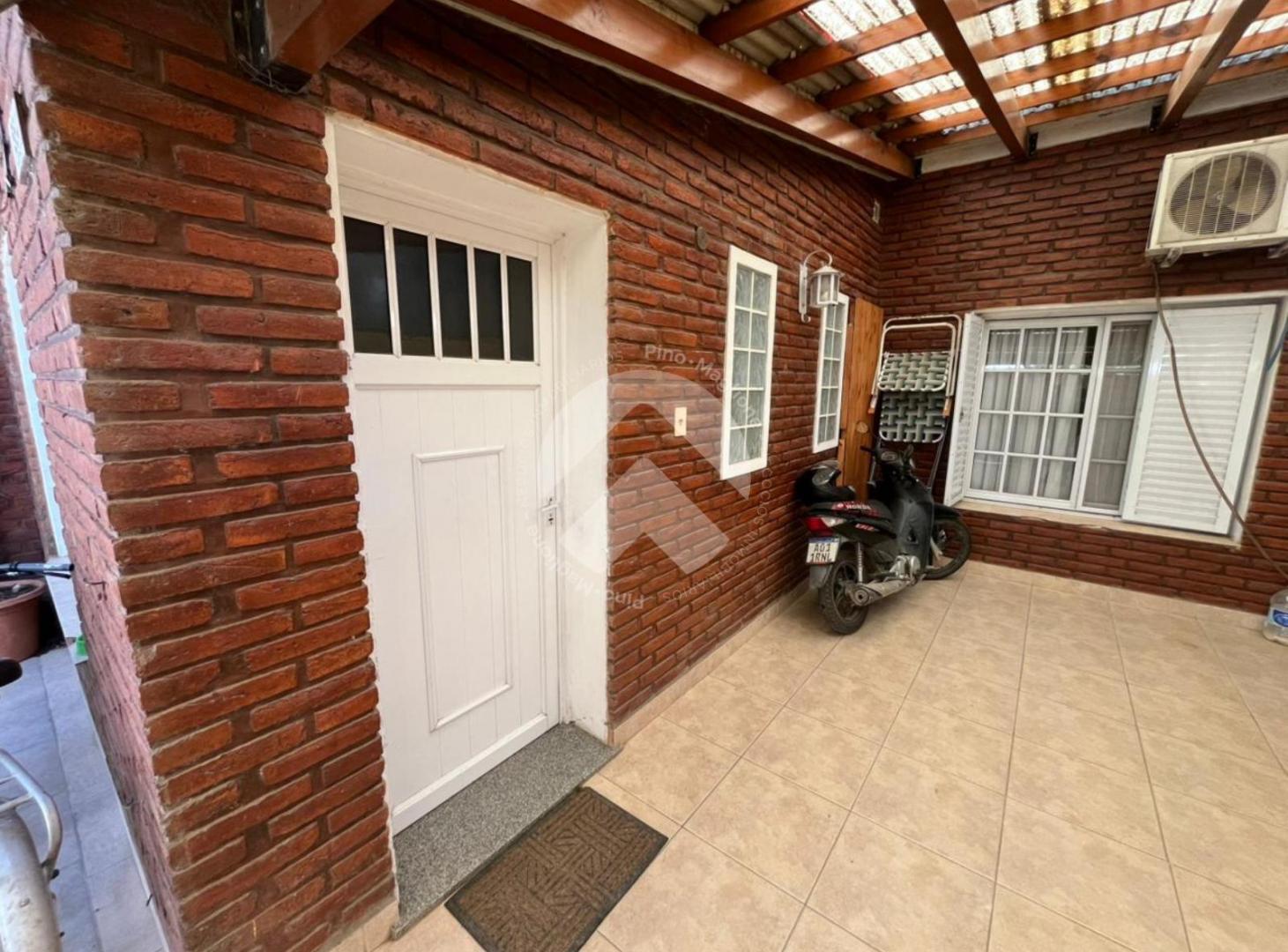 Foto de CASA 3 DORMITORIOS, PATIO VERDE, GALERIA Y PILETA, imagen 1