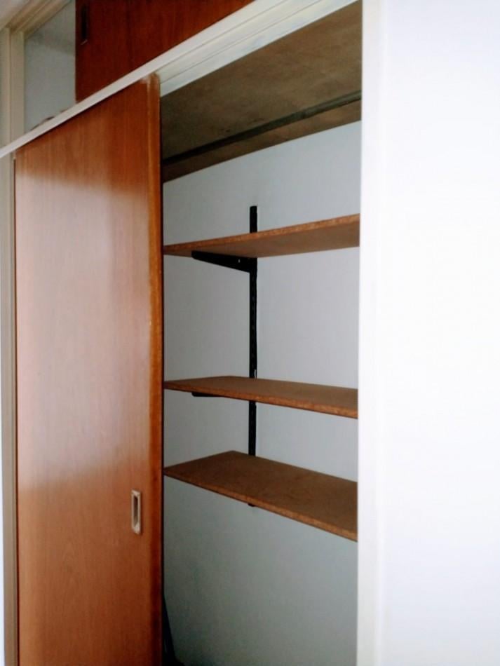 Se alquila departamento 2 dormitorios. Av. Gral Paz 422. B° Centro. Cba. Disponible a partir de 07/2