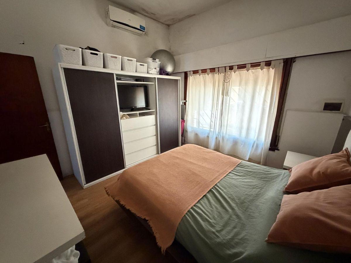Foto de Casa de 273 m² con 1 dormitorio en venta en Wilde, imagen 1