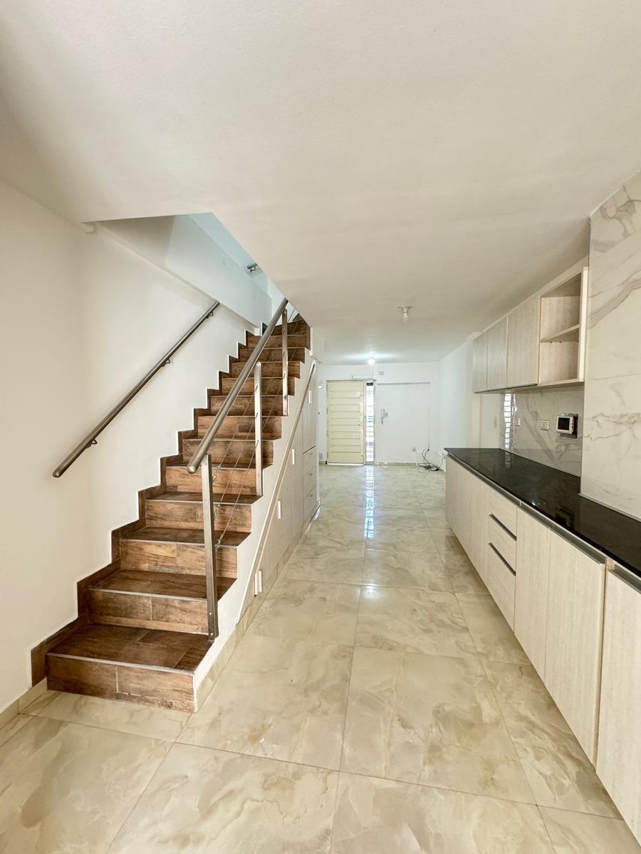 Departamento 2 Dorm. Pb con Patio y Cochera en Alta Cordoba 2