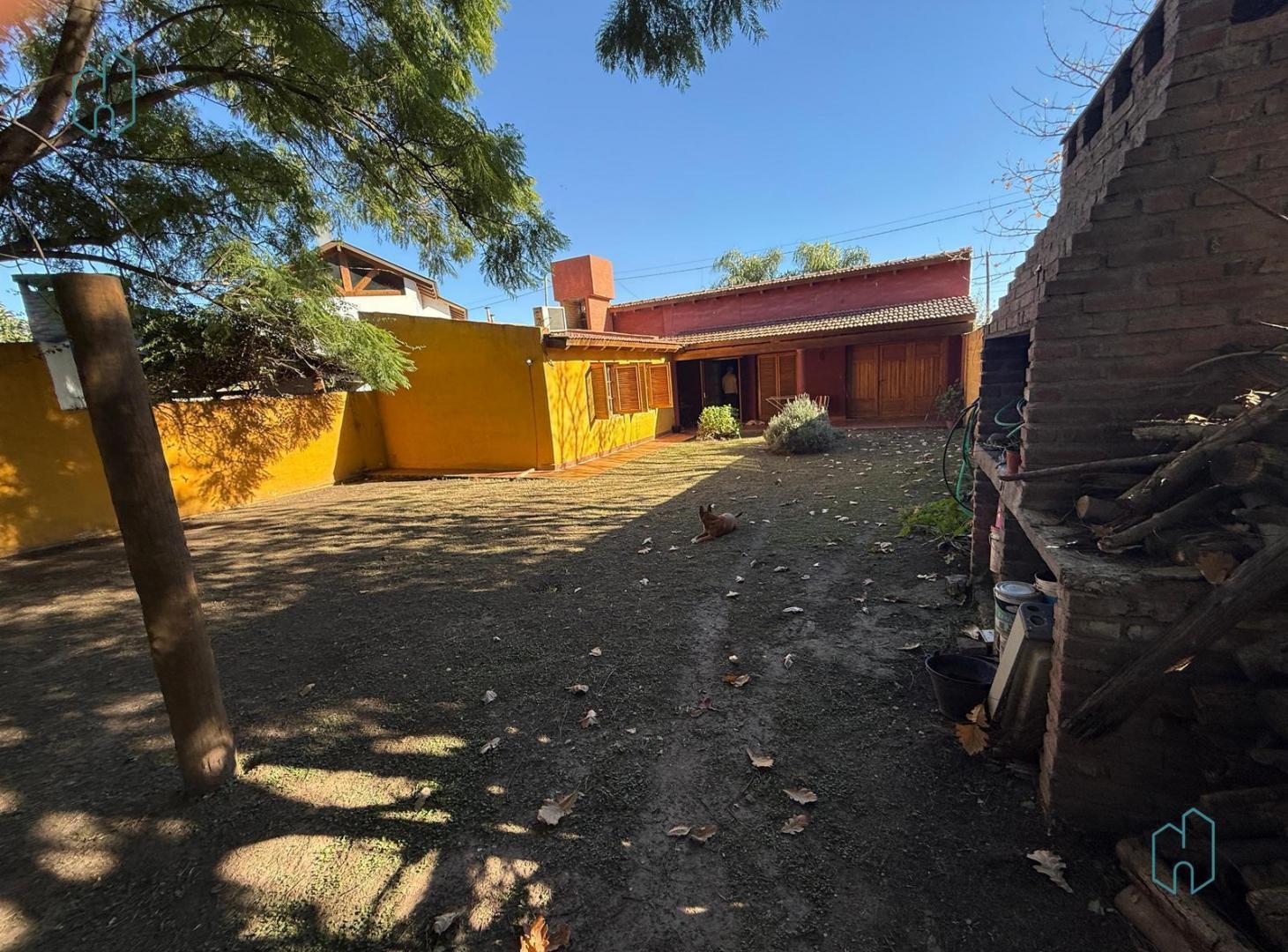Foto de Casa en venta en Villa Allende - 2 dormitorios, 550 m2 de terreno, imagen 2