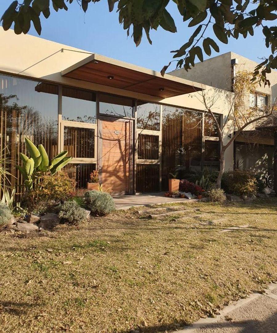 Casa con 360 m² 3 dormitorios en venta en Jardín Claret