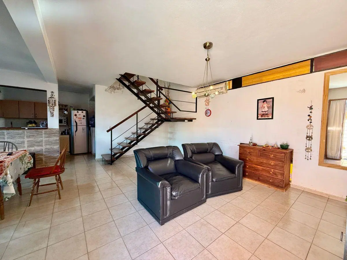 Venta casa 3dor c/ cochera, patio y pileta 2