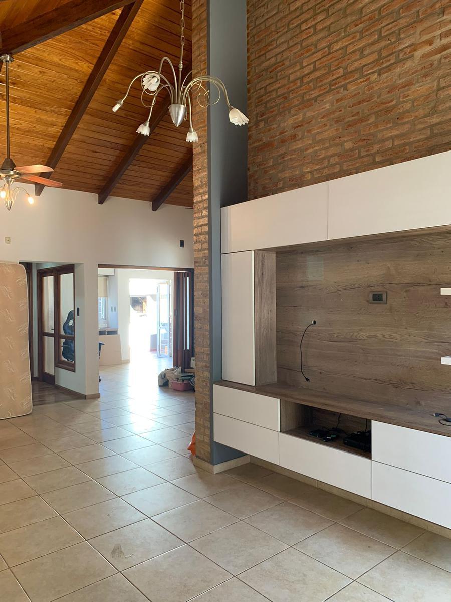 Casa en Venta en Barrio Pizzurno 5
