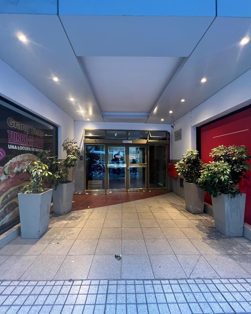 Venta - Departamento de 3 Ambientes en Caballito 1