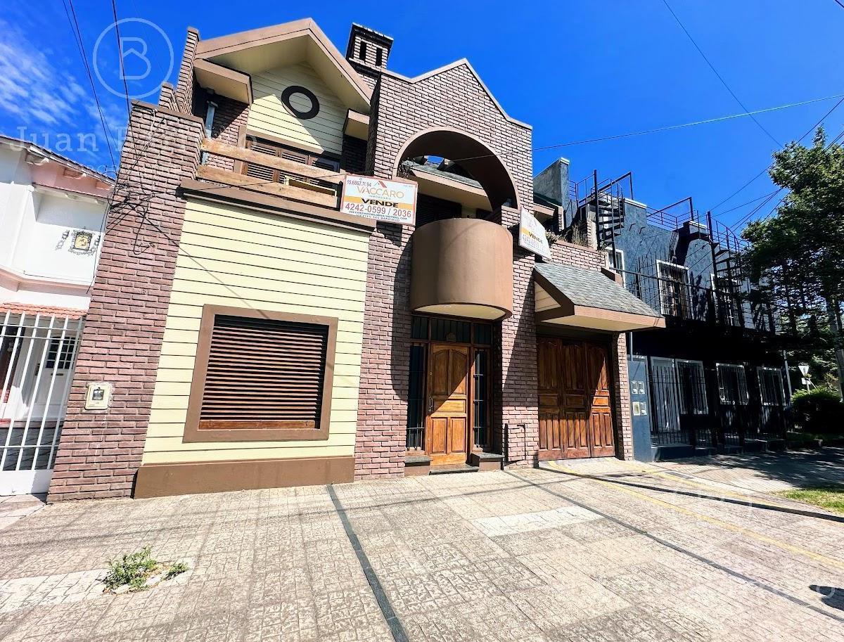 Venta Casa de 3 dormitorios en Banfield Este.