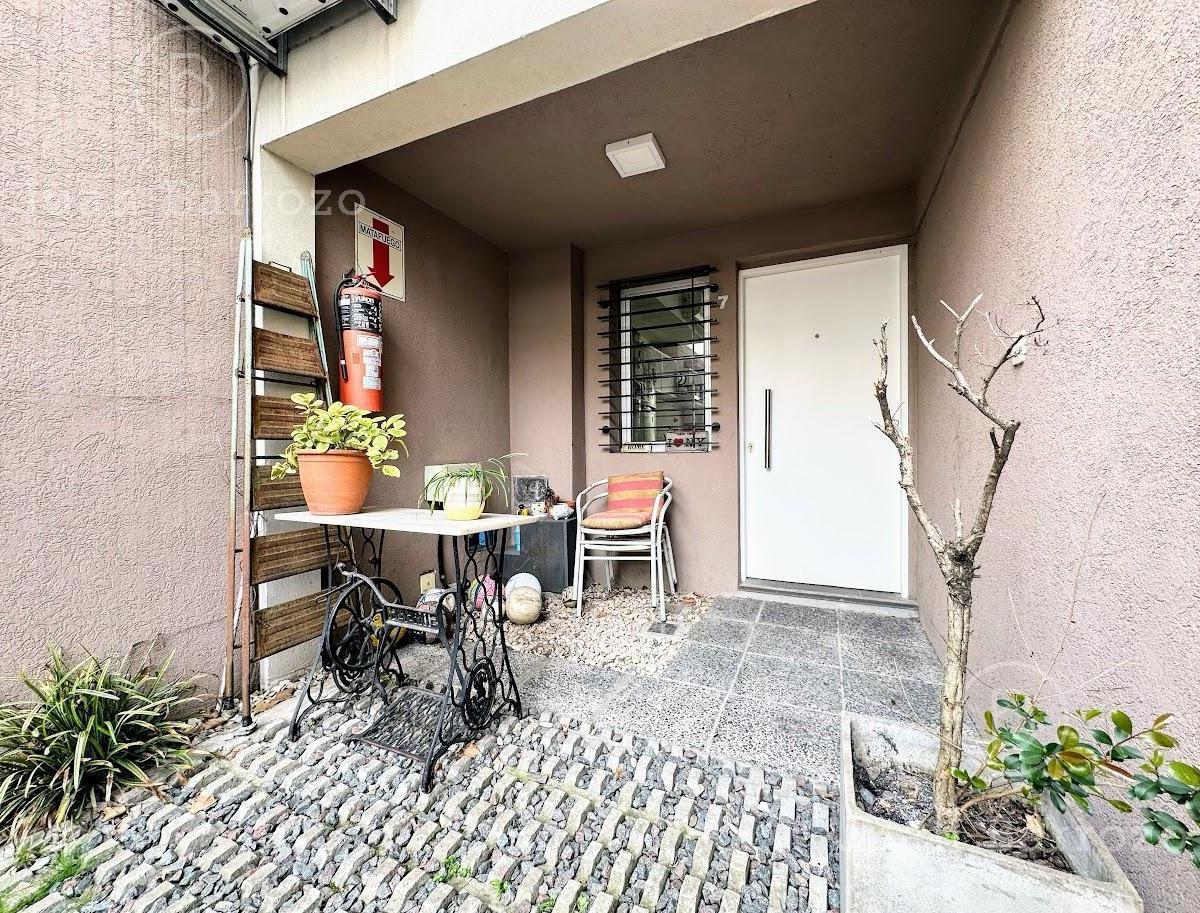 Departamento Tipo Duplex de 3 Dorm. con Cochera. Banfield Oeste 5