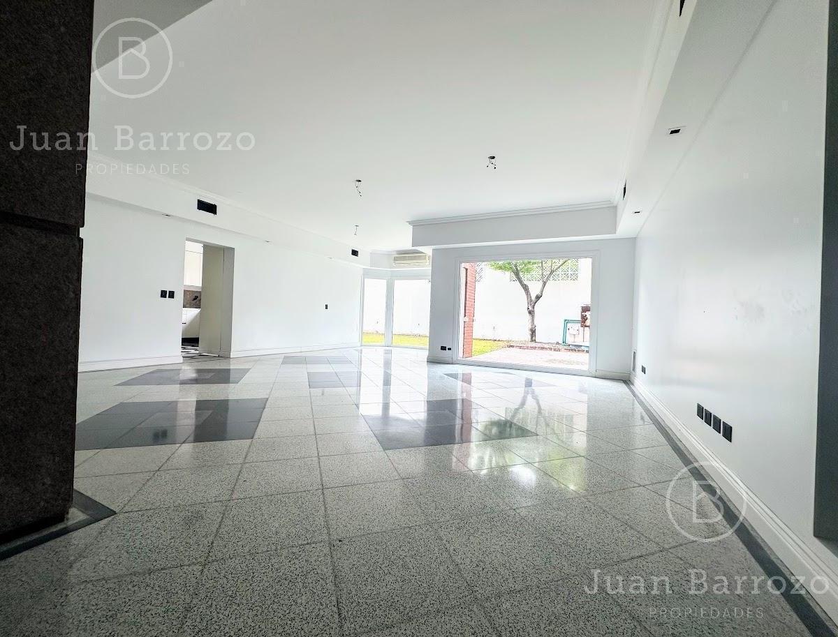 Excelente Propiedad con 5 Dorm. en Exclusiva Zona de Lomas de Zamora Oeste. 1