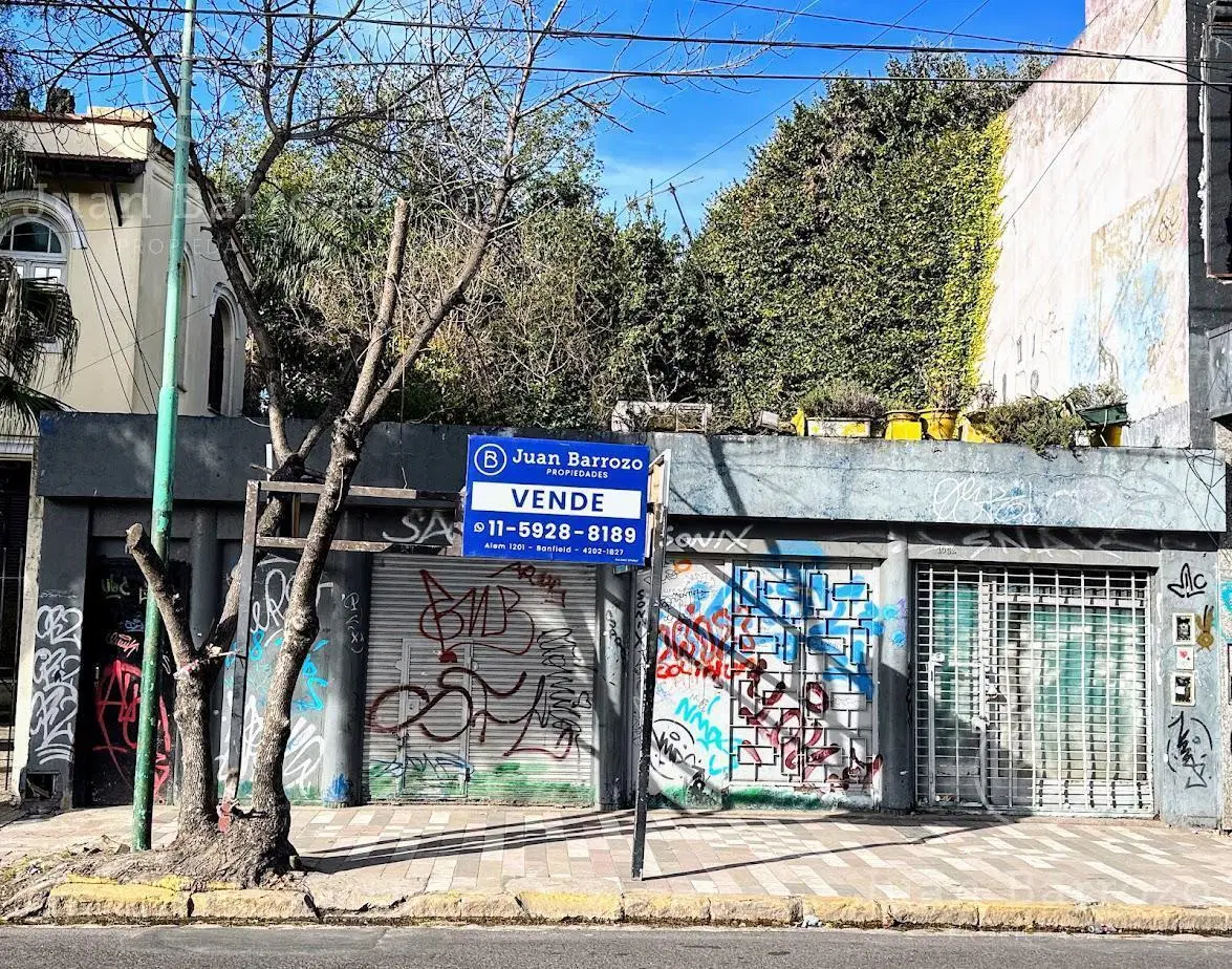 Lote de terreno en venta en Temperley. Zonificación R2.1 (FOS: 0.6 y FOT 1.8 premios). 1