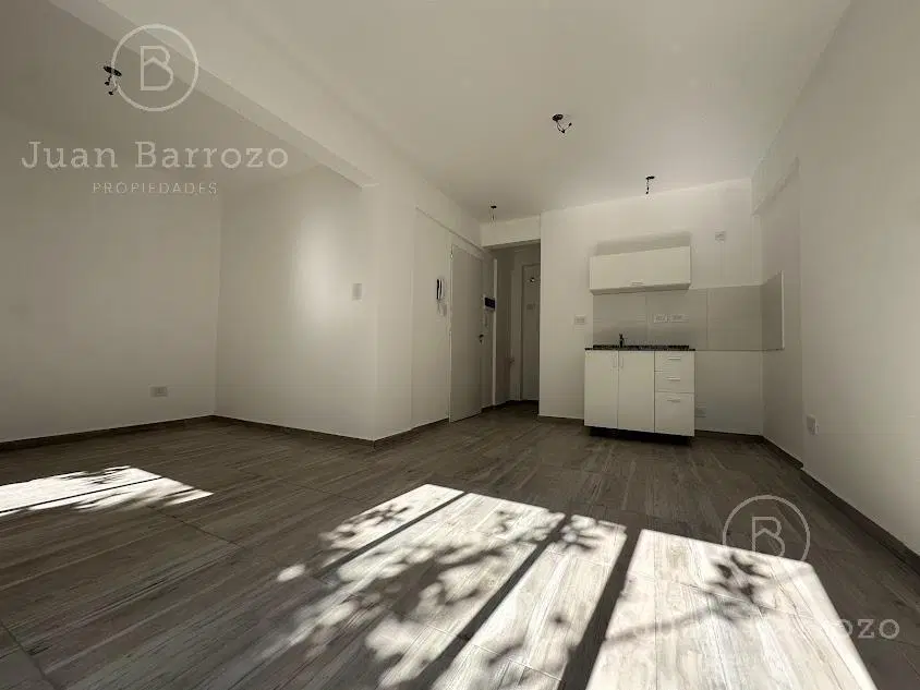 Venta Monoambiente en PB con Patio. Lomas de Zamora Oeste. 5
