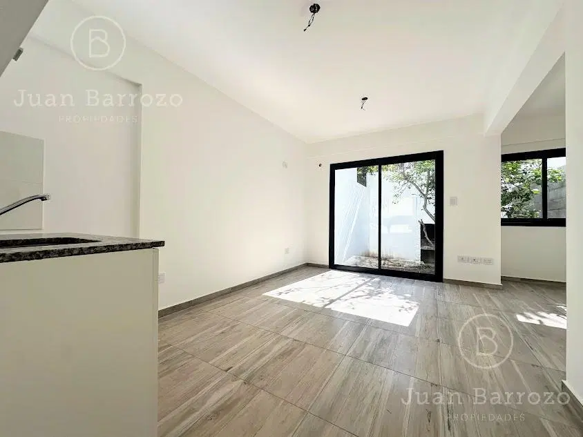 Venta Monoambiente en PB con Patio. Lomas de Zamora Oeste. 3