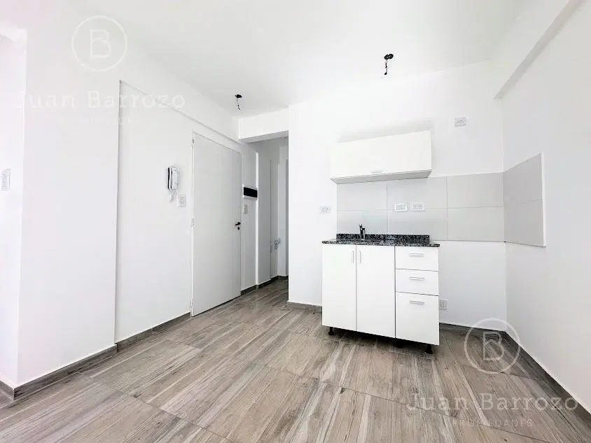 Venta Monoambiente en PB con Patio. Lomas de Zamora Oeste. 1