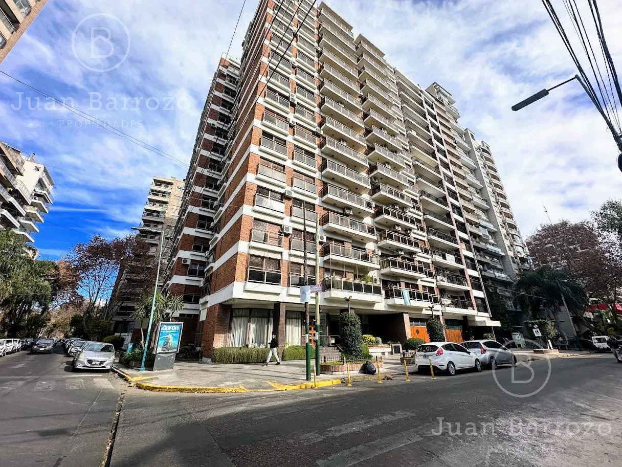 Venta Departamento de 3 ambientes con cochera en Lomas de Zamora Oeste. 2