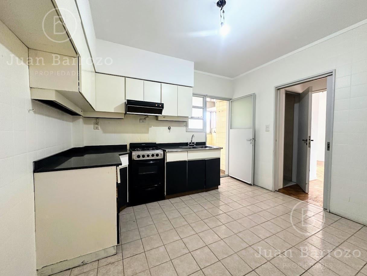 Foto de Venta Departamento de 3 ambientes con cochera en Lomas de Zamora Oeste., imagen 1