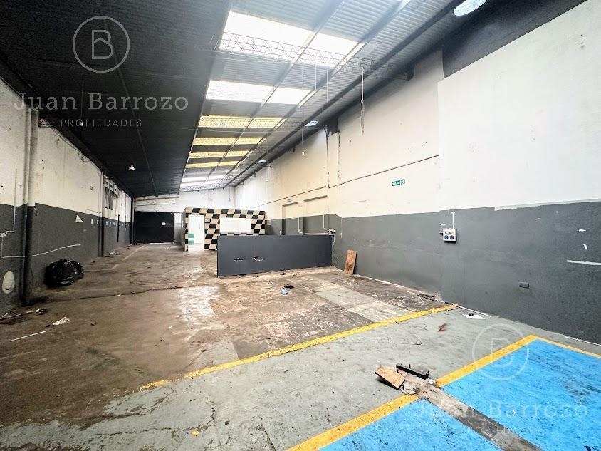 Foto de Venta Depósito sobre Av. H Yrigoyen. Zonificación S1R1. Remedios de, imagen 5
