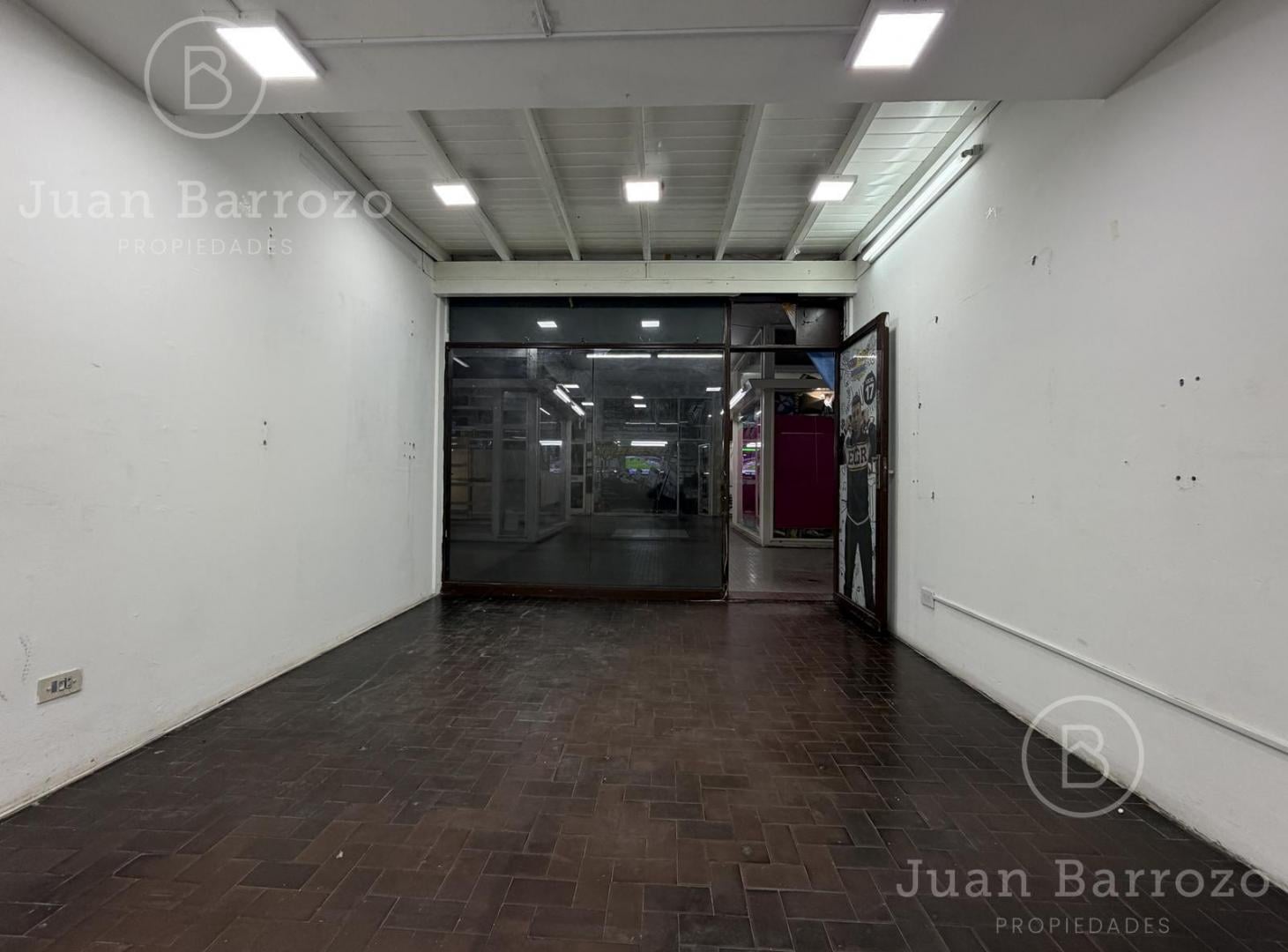 Foto de Venta Local en galería Meeks. Lomas de Zamora Oeste, imagen 3