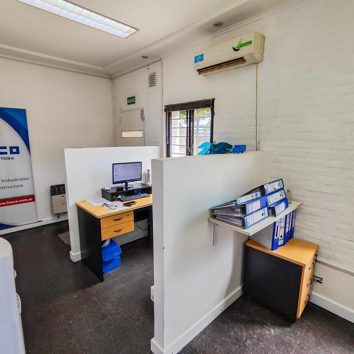 Galpón con Oficinas en Venta a m de Circunvalación 2