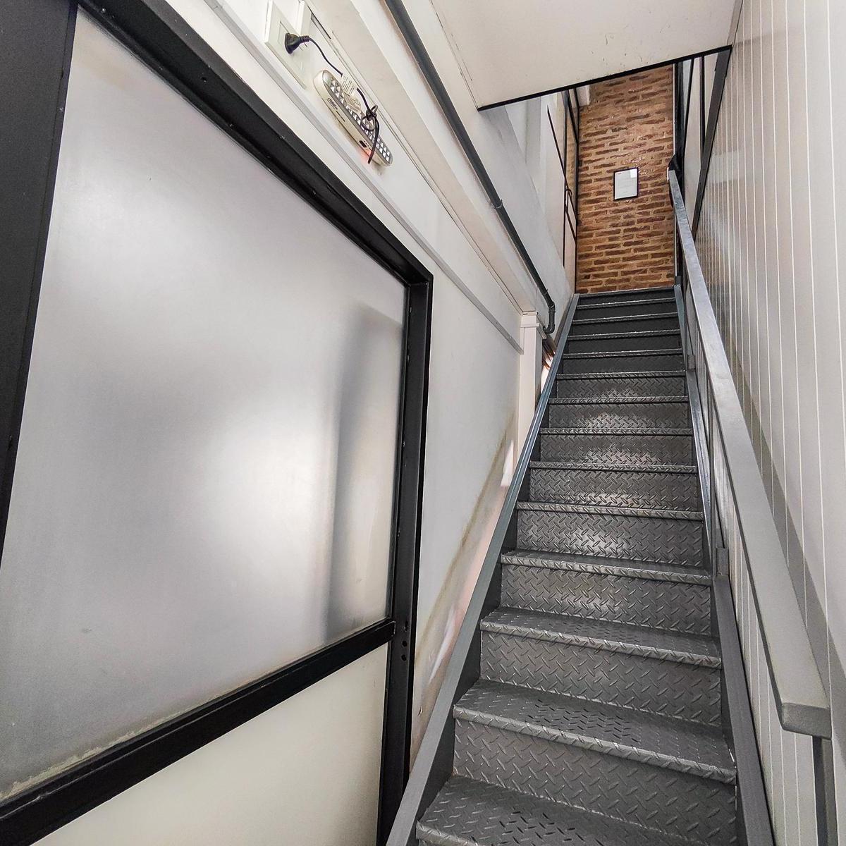 Galpón con Oficinas en Venta a m de Circunvalación 4
