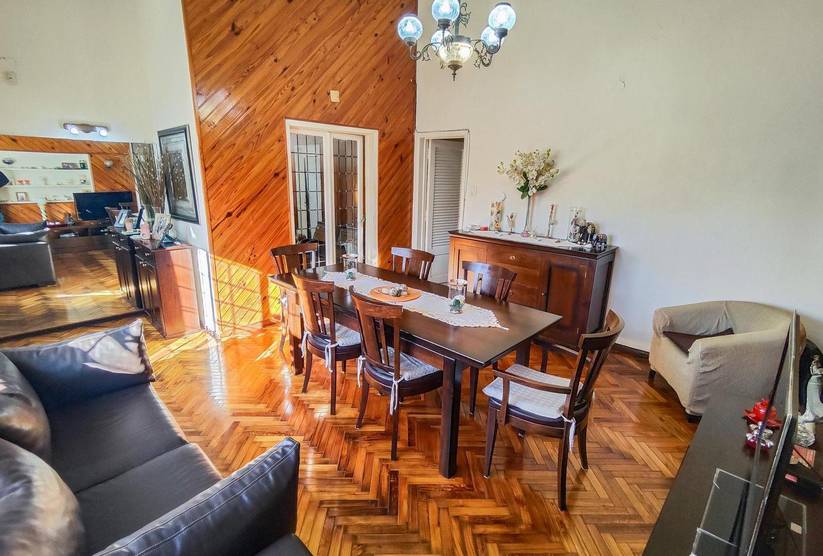 Casa 3 dormitorios en Avenida del Rosario 437