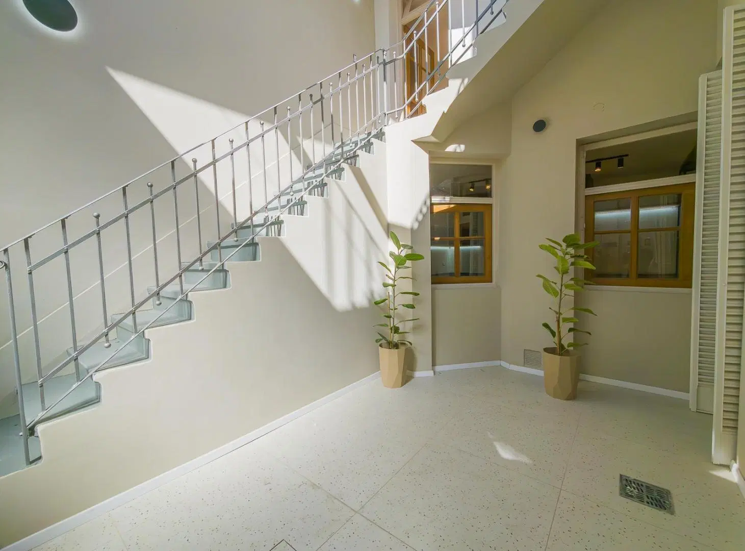 Casa de pasillo 2 dormitorios + comodín patio terraza parrillero pileta PH 2