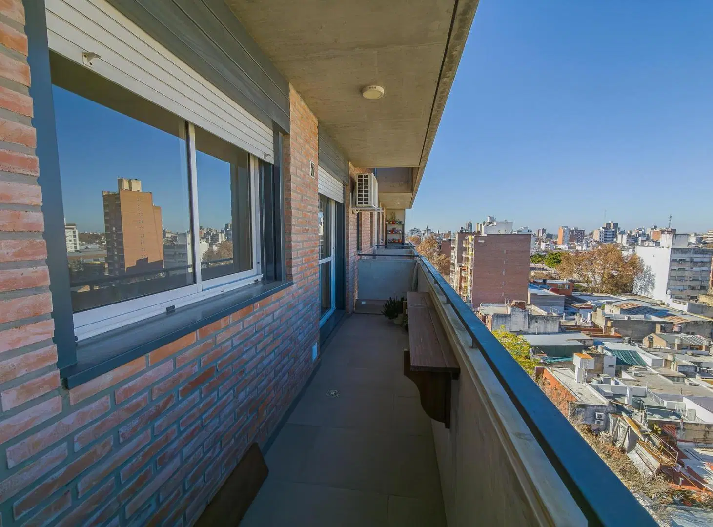 Departamento de 1 dormitorio con balcón en alquiler abasto 2