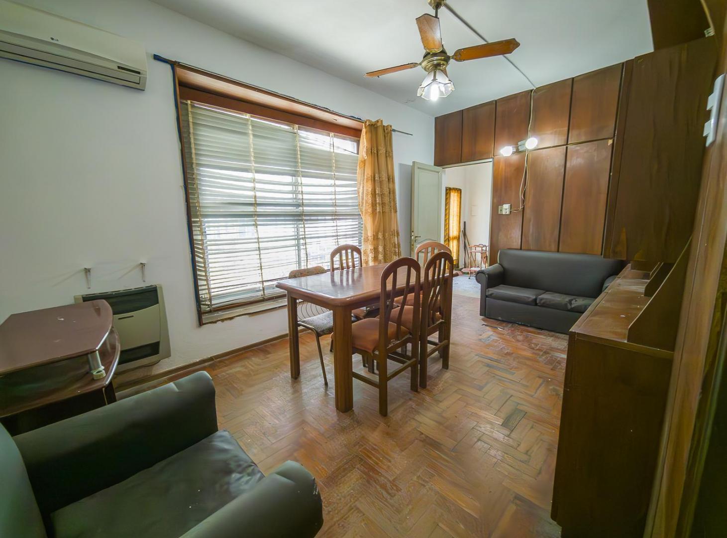 Foto de Casa al frente 2 dormitorios con cochera patio a reciclar refinerías, imagen 3