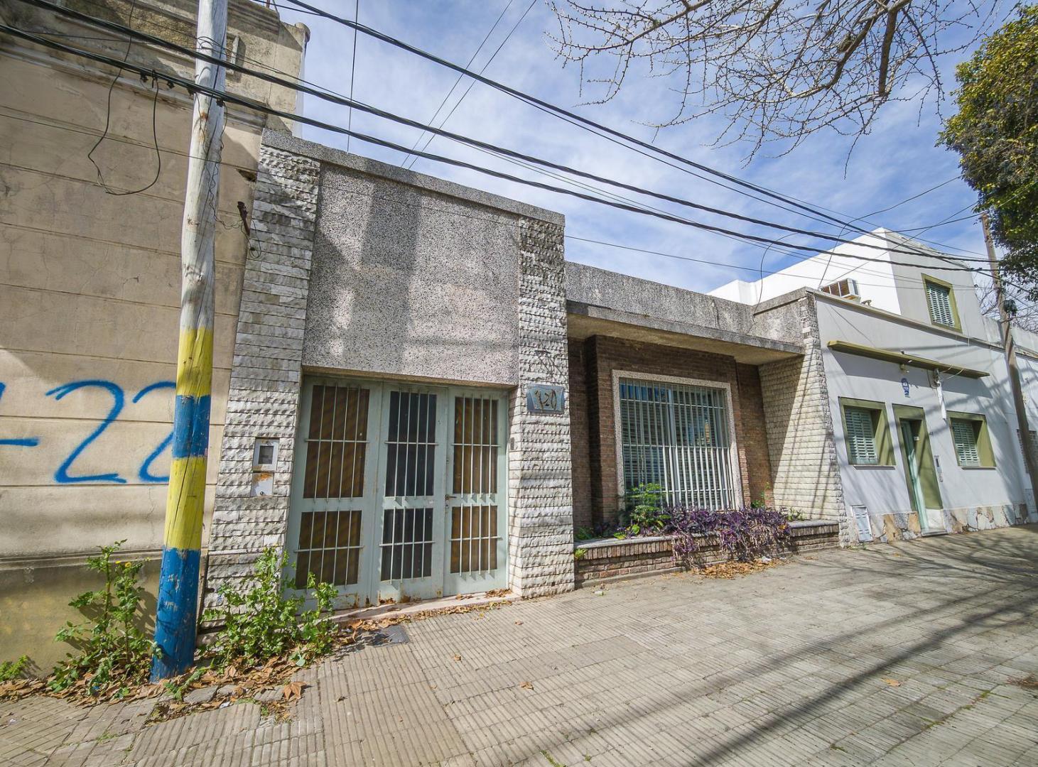 Foto de Casa al frente 2 dormitorios con cochera patio a reciclar refinerías, imagen 2